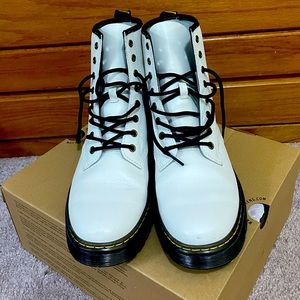 White lace up Doc Martin combat boot size 11 womans